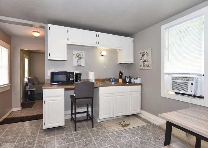 Cherry St Little Love House* Shop*Dine* Rt 66*Expo Center*Bok*Downtown